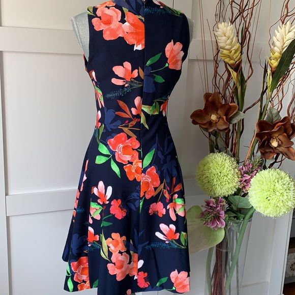 NEW DKNY fit and flare dress Size 4 US - Picture 8 of 10